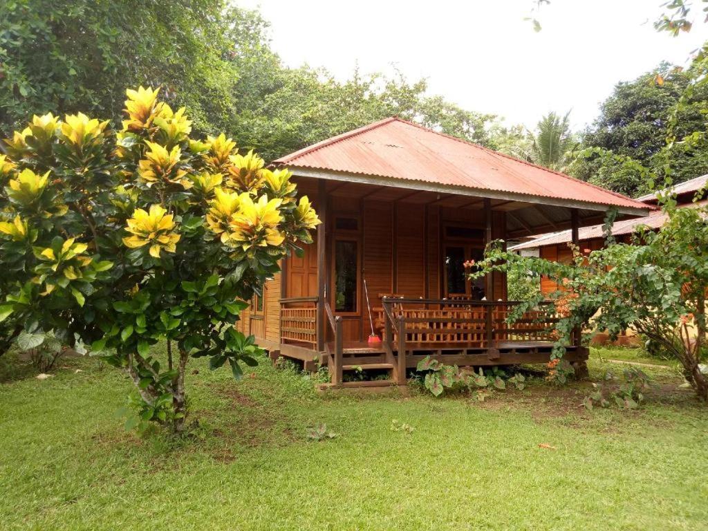 Lorenso * Manado